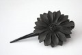 Haarklip met leren bloem zwart