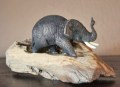 Olifant op hout 4